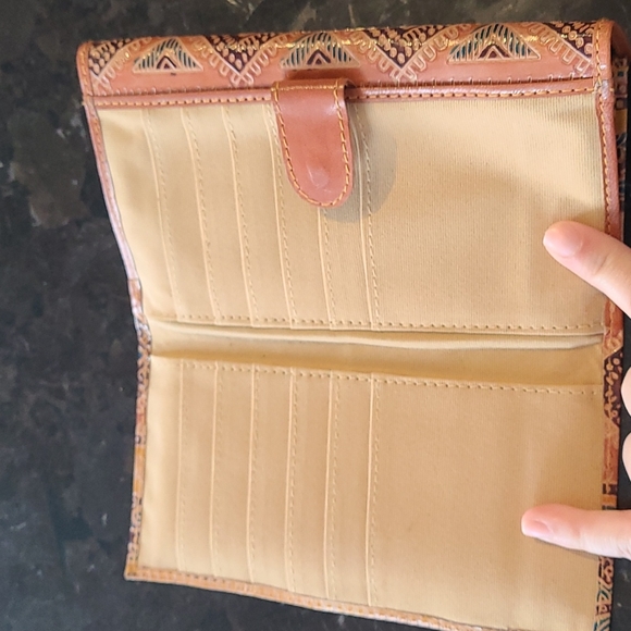 Artisan Elephant Wallet from India - Picture 4 of 8